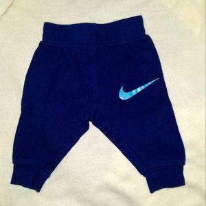 Nike like new navy blue baby sweatpants size 3 months